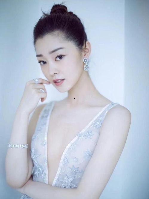 明星有装照片,华丽背后的真实瞬间